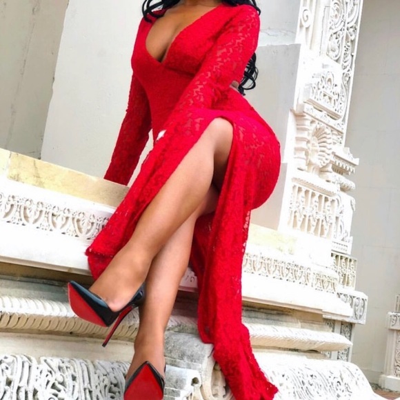 Red Laced Gown - Picture 3 of 3